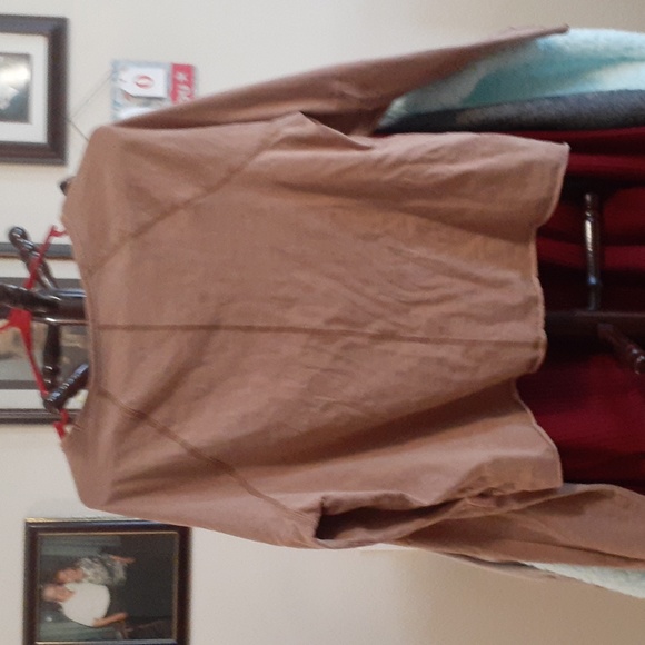 Top - Picture 2 of 2